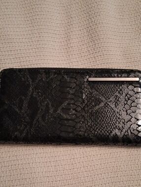 Kenneth Cole Black Snake-Texture Wallet